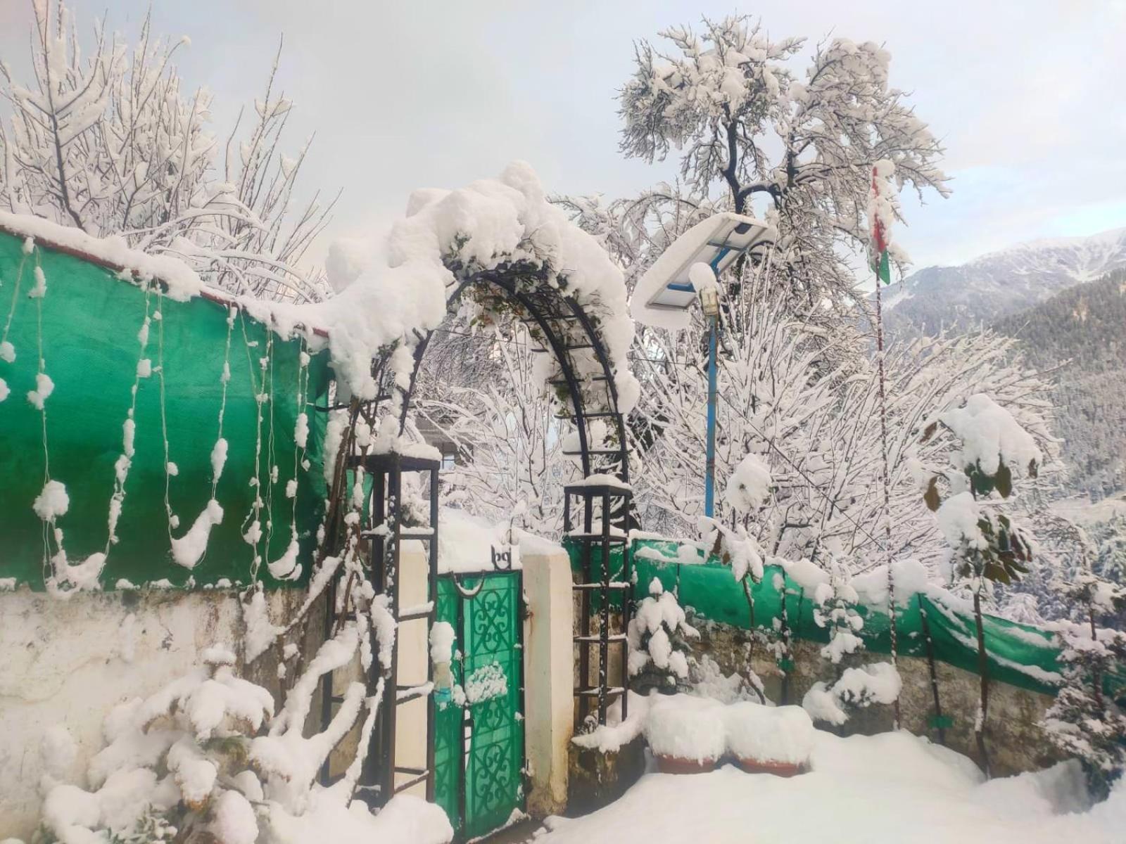 Cupidtrails Himalayan Castle Vila Manāli Exterior foto